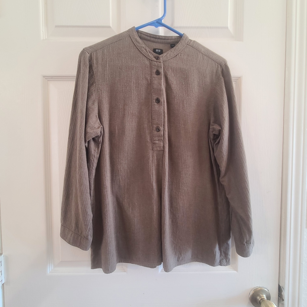 Uniqlo Collarless Long-Sleeve Shirt in Taupe 100% Cotton Flanel